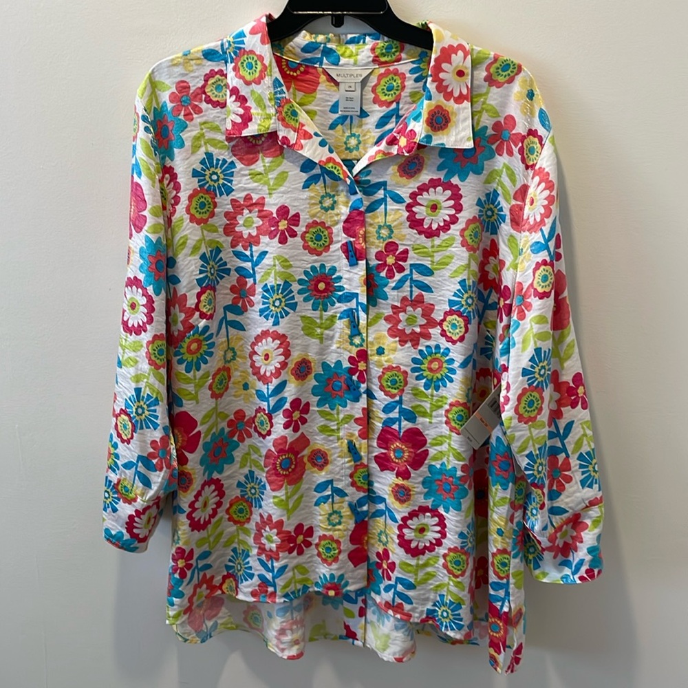 MULTIPLES Floral Button-Up Blouse Size 2X, NW - Picture 2 of 15
